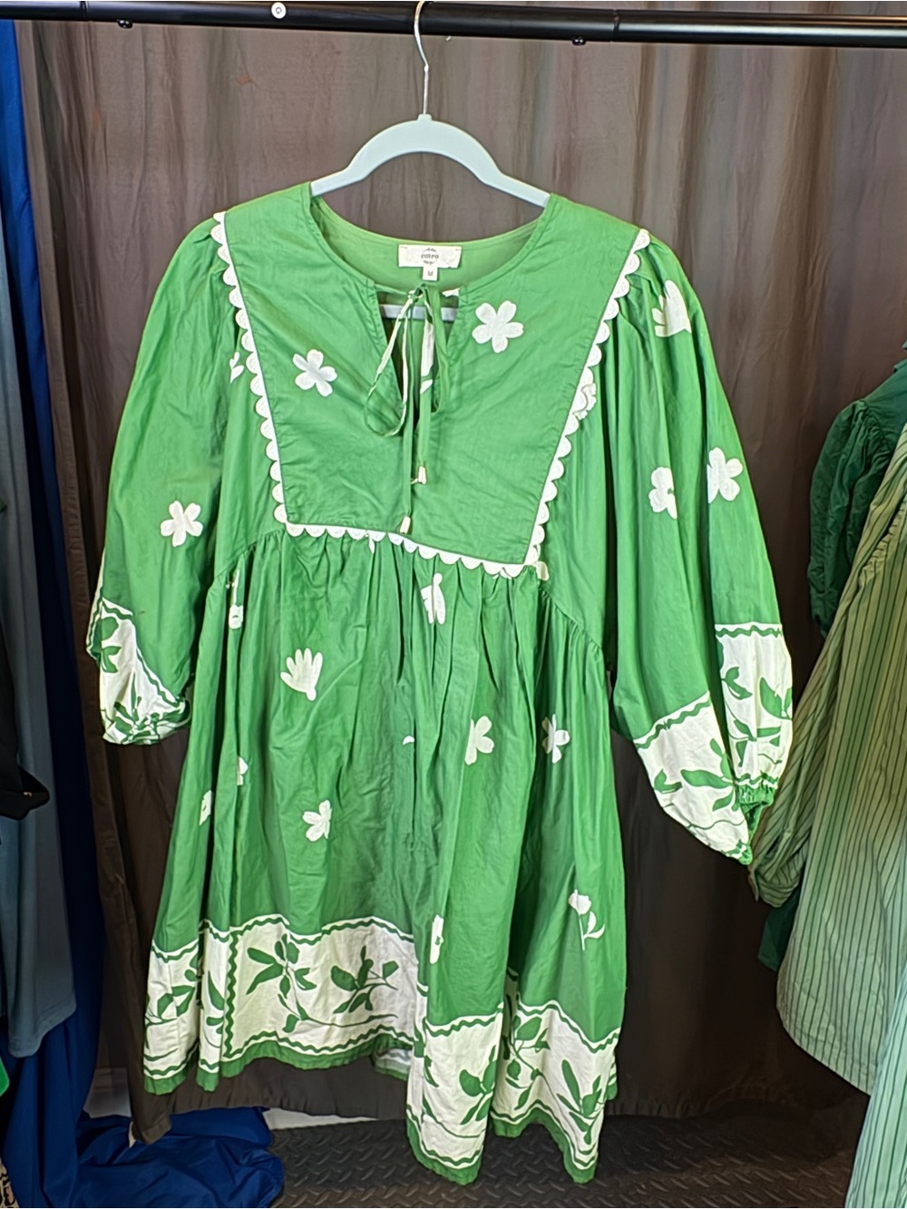 entro Green Floral Tie-Neck Smock Dress